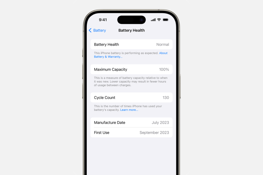اسکرین شات از قسمت Battery Health آیفون